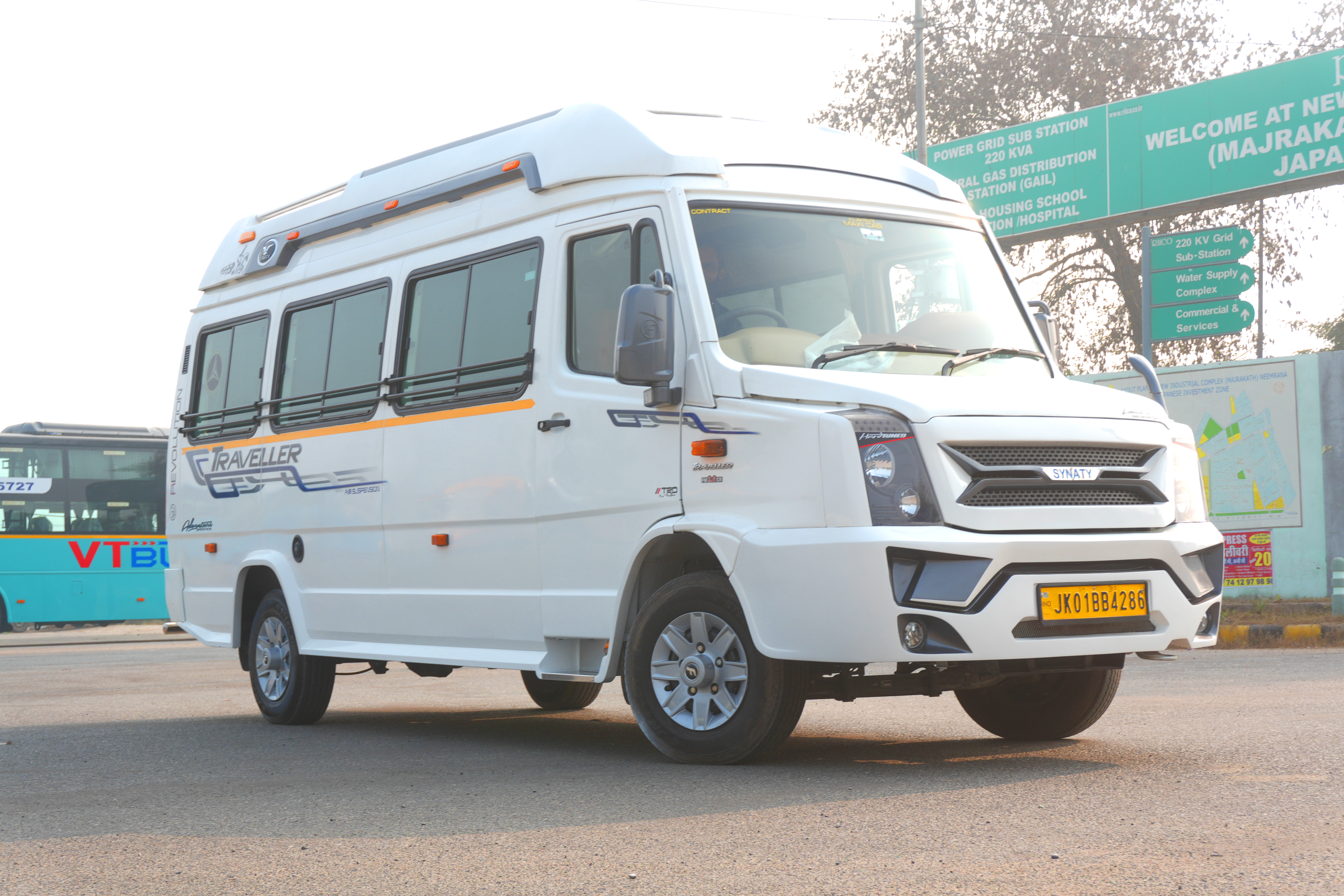 Synaty Tempo Traveller - Bus Body Manufacturer