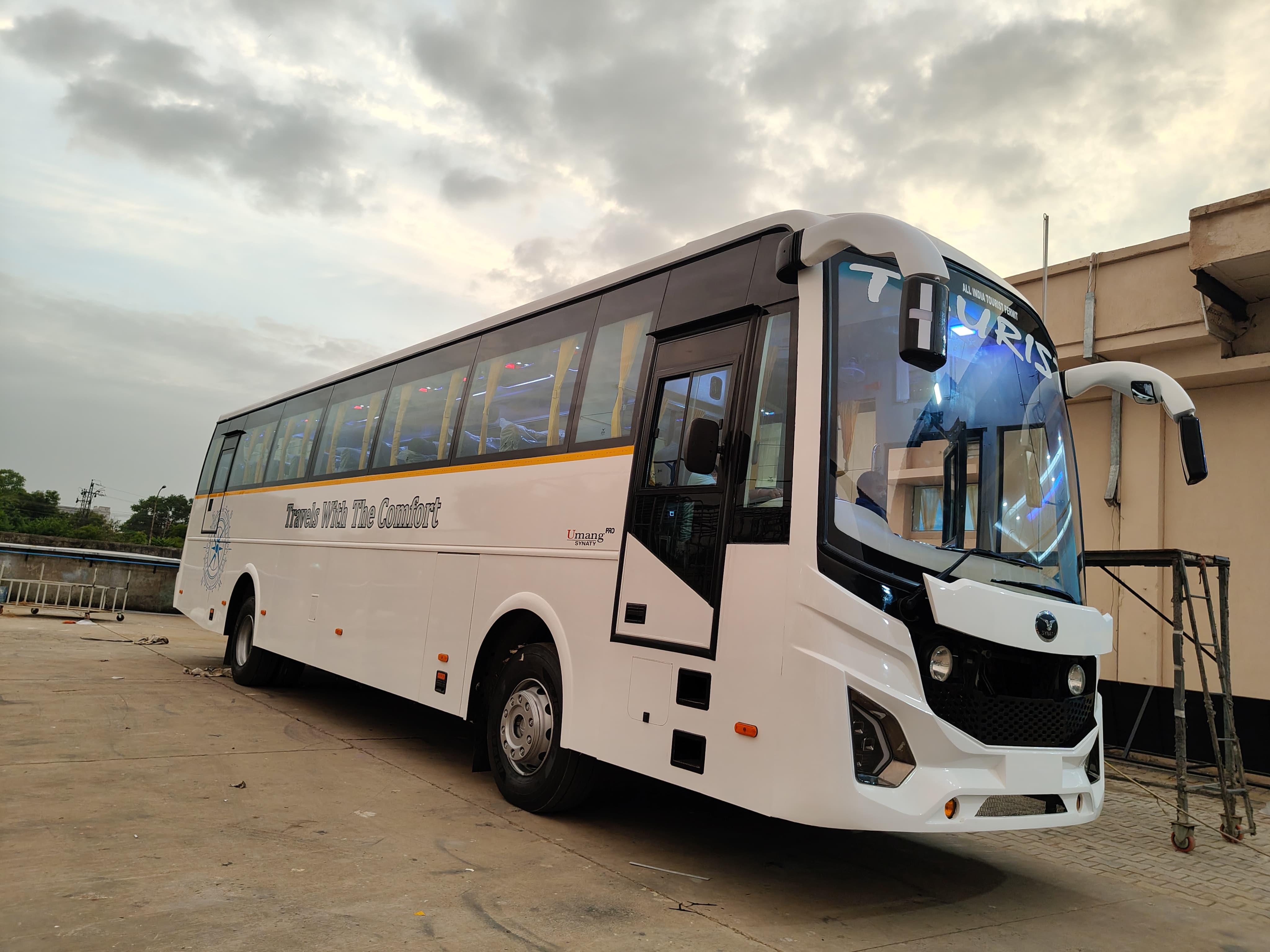 Synaty Umang Pro - Bus Body Manufacturer